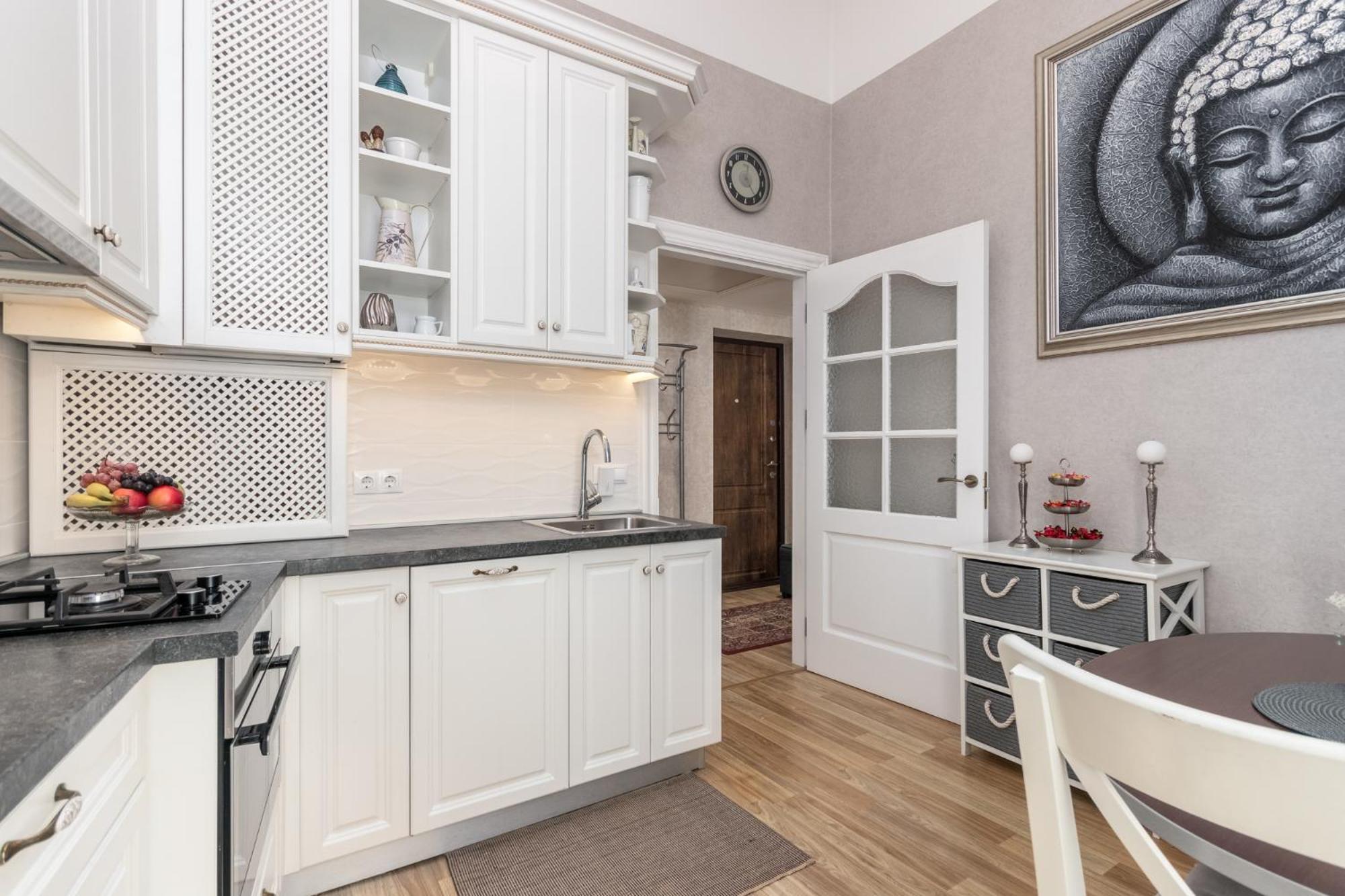Elegant Apartment In Historical Centre & Free Locked Parking Рига Экстерьер фото