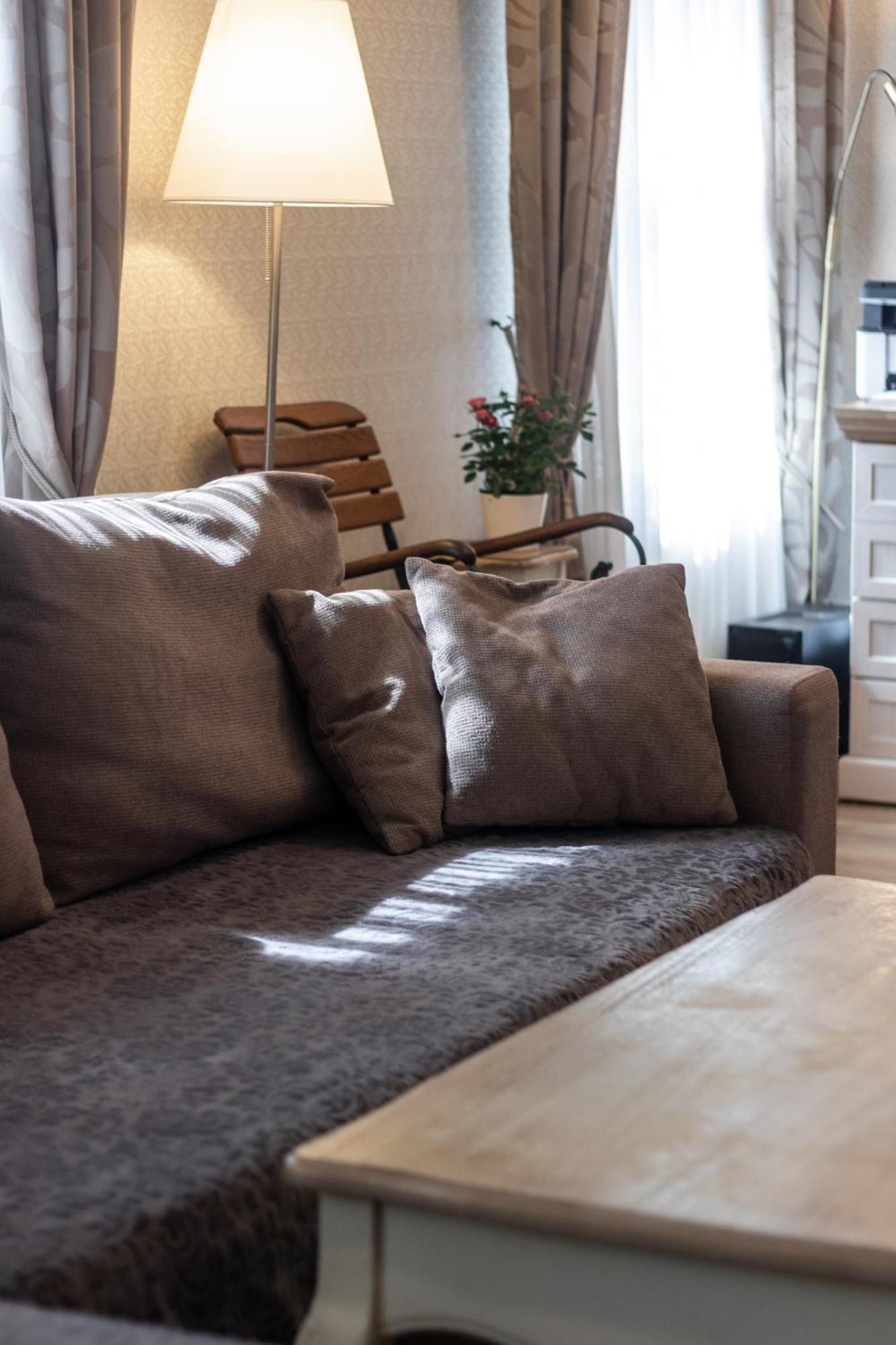 Elegant Apartment In Historical Centre & Free Locked Parking Рига Экстерьер фото